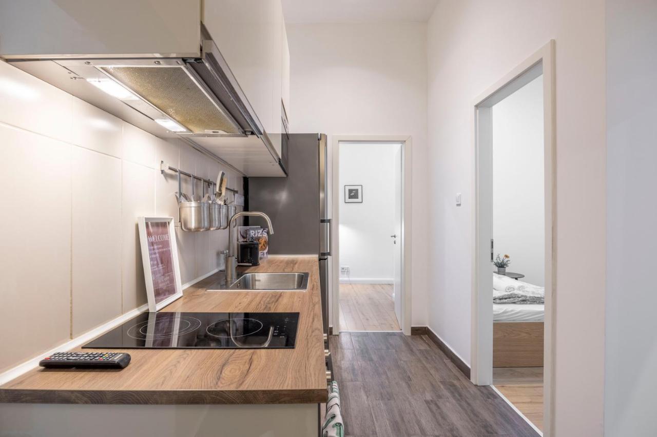 Central Grand Apartment With 5Bedrm 2Bathroom 布达佩斯 外观 照片