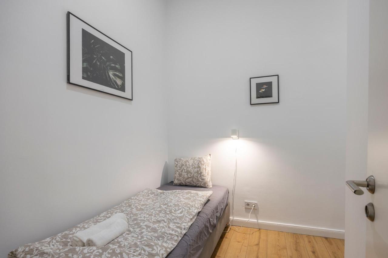Central Grand Apartment With 5Bedrm 2Bathroom 布达佩斯 外观 照片