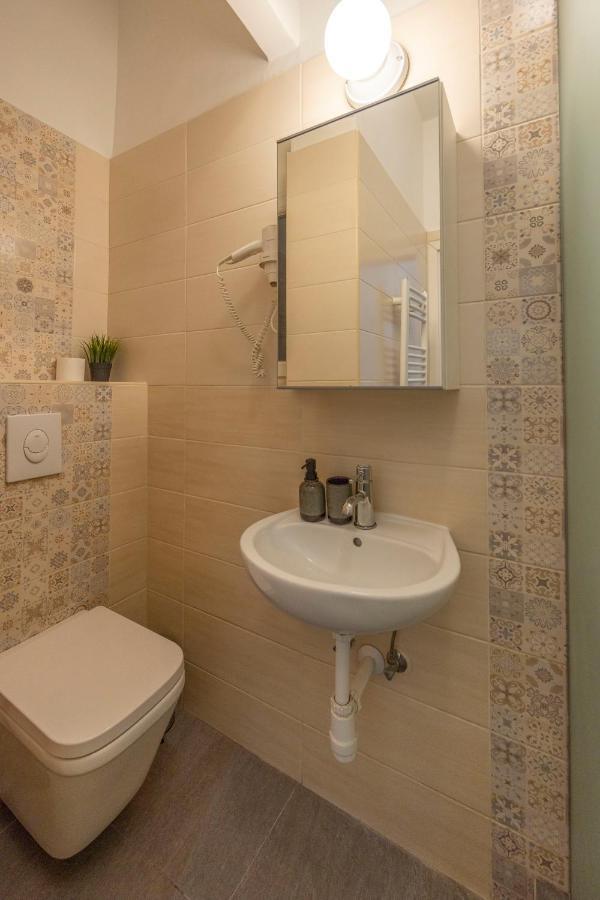 Central Grand Apartment With 5Bedrm 2Bathroom 布达佩斯 外观 照片