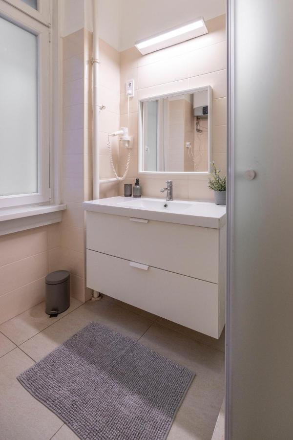 Central Grand Apartment With 5Bedrm 2Bathroom 布达佩斯 外观 照片