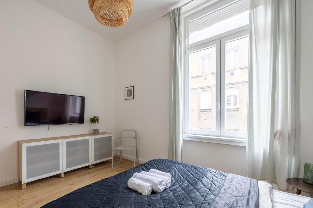 Central Grand Apartment With 5Bedrm 2Bathroom 布达佩斯 外观 照片