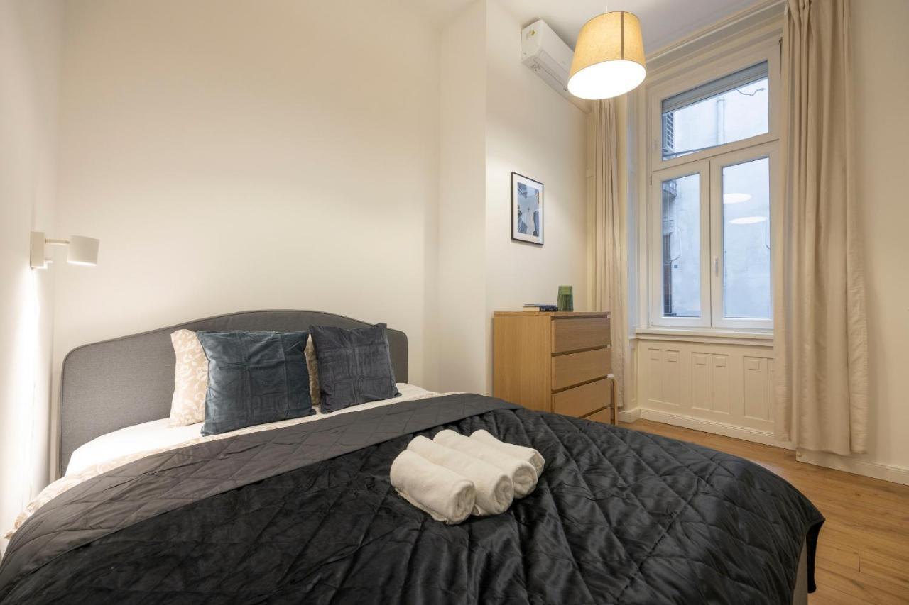 Central Grand Apartment With 5Bedrm 2Bathroom 布达佩斯 外观 照片