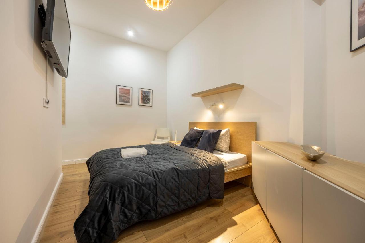 Central Grand Apartment With 5Bedrm 2Bathroom 布达佩斯 外观 照片